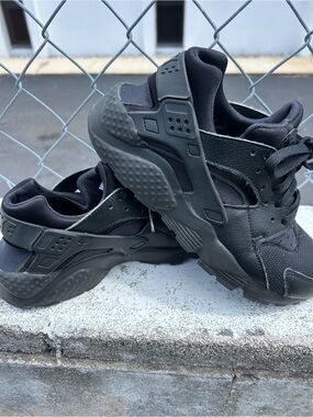Nike Huaraches- 6.5Y